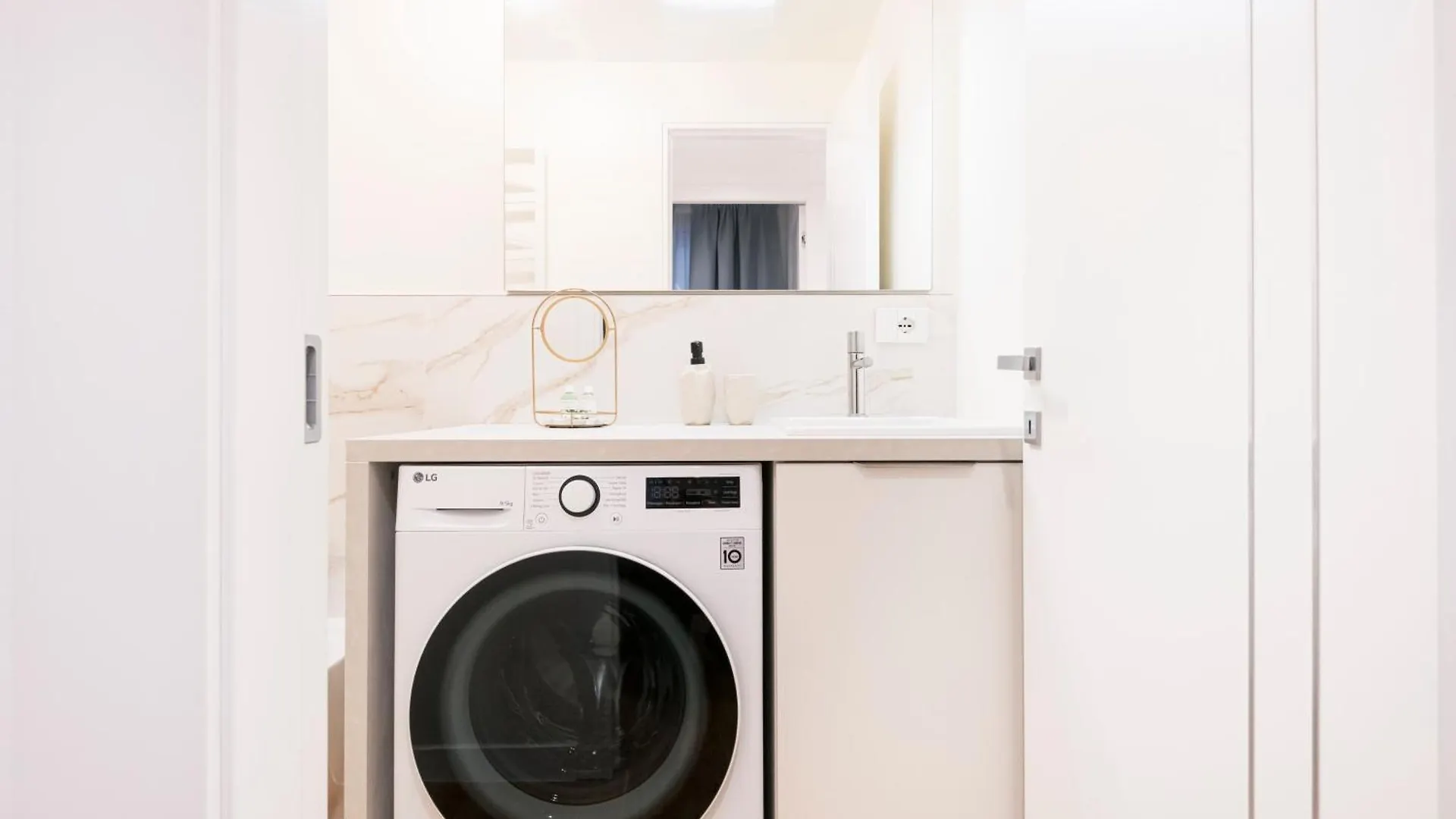 Easylife - Design And Relax In The Heart Of Milan Apartment