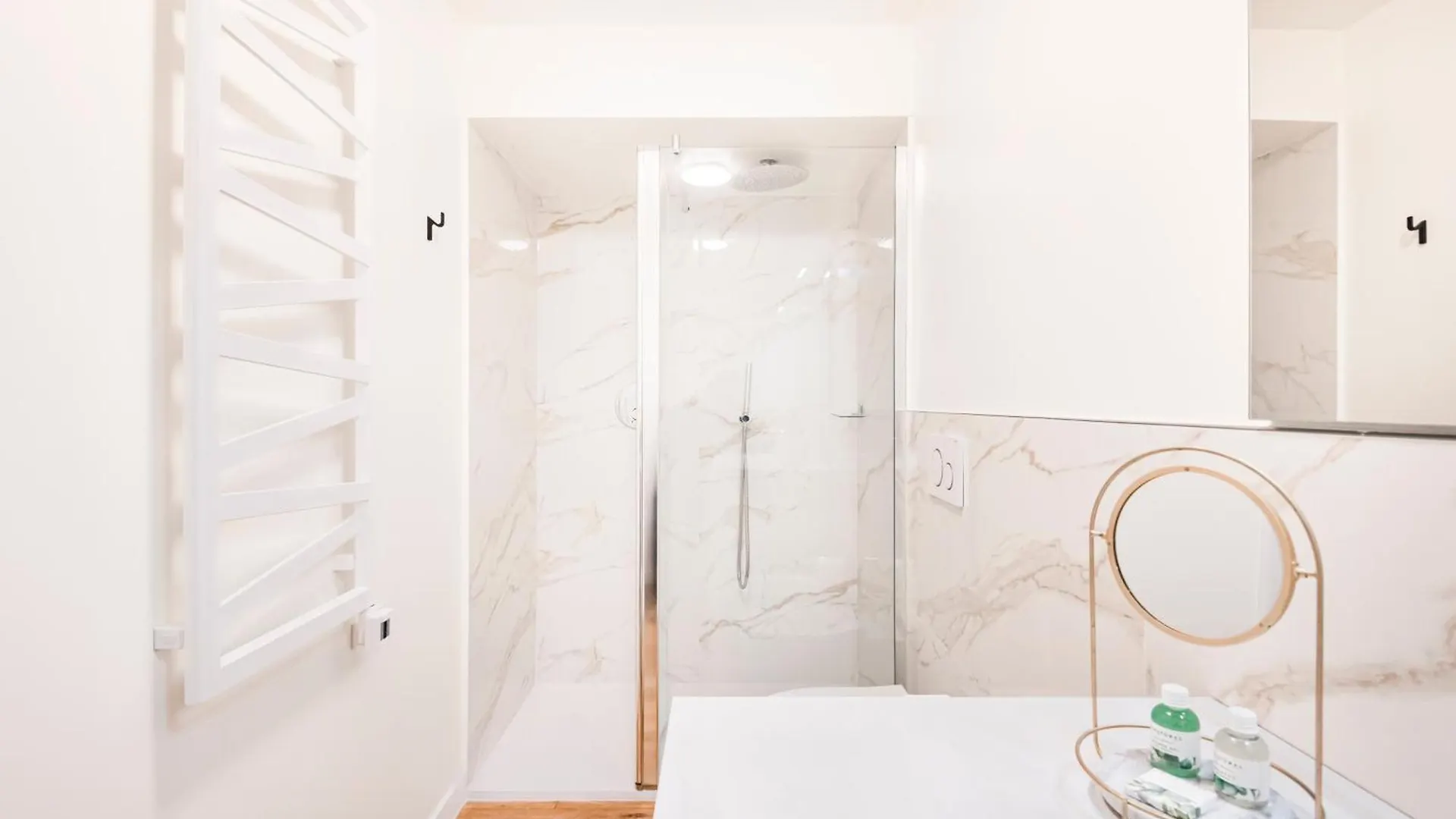 Easylife - Design And Relax In The Heart Of Milan Apartment